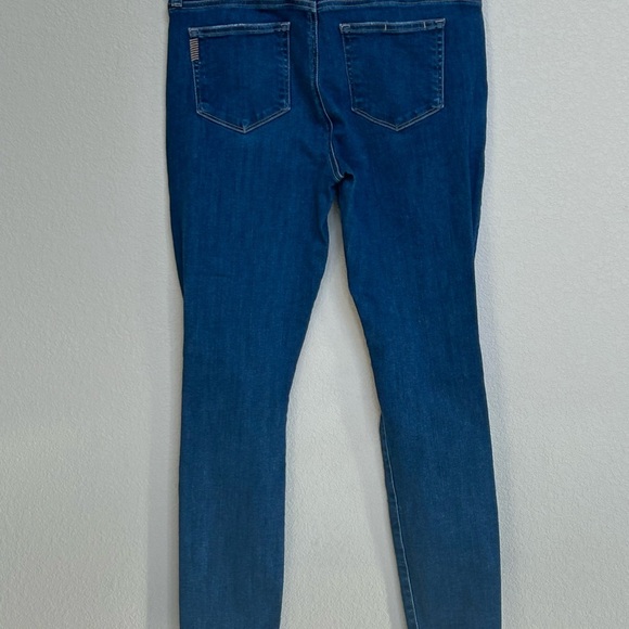 PAIGE Verdugo Ankle Distressed Skinny Jeans Dark Wash Size 32 Flattering - Picture 3 of 10